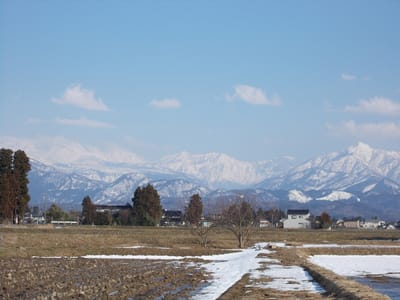 立山と田舎の近所風景