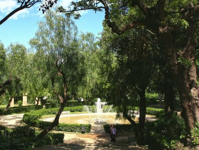 モンジュウィクの丘の公園　Jardins de Laribalの噴水