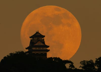 岐阜城とお月様