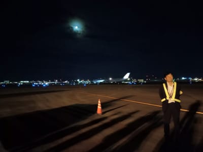 福岡空港ＦＤＡ見学と働く車両と月