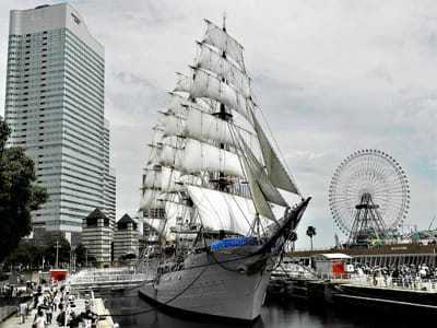 　　　「太平洋の白鳥」　(重要文化財)  "初代帆船・日本丸"