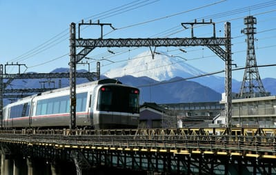 <お気に入り>🚋小田急ロマンスカー富士山とのコラボ🗻