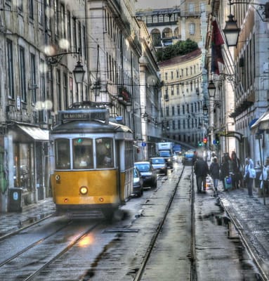 リスボン散歩5　街中を走る路面電車