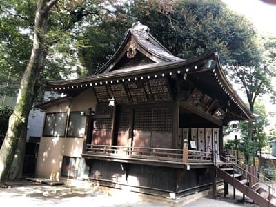 七社神社は渋沢栄一ゆかりの神社でもあります。立派な舞殿がありました。