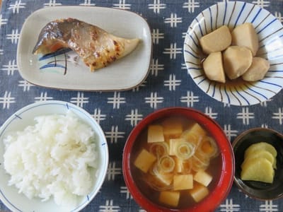 紅鮭定食／昼餉