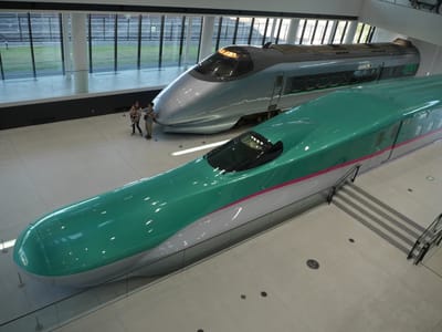 "E5系新幹線"と"400系新幹線"とのコラボ