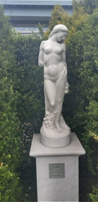 「春」の像