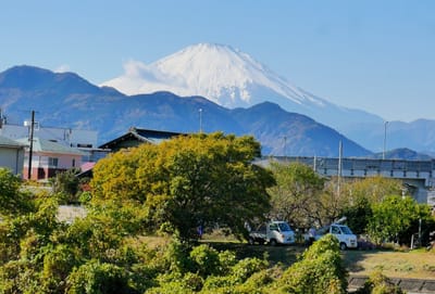 松田町、川音川から見る富士山
