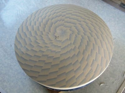 渦巻き模様の鉢成形