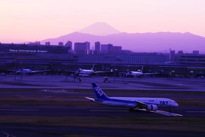 富士山と飛行機のコラボ ～ 夜景編