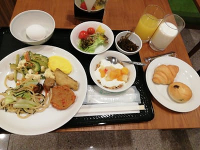 「朝食バイキング」　ホテル〜万座毛　(沖縄本島7つの絶景を巡るツアー2日目)　2024年1月26日