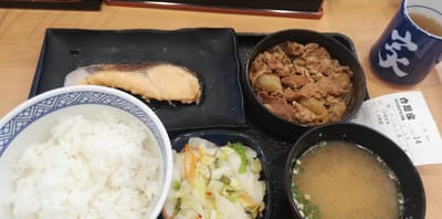 松本以来の「牛鮭朝定食」お新香付き^^