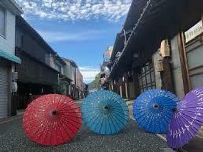 徳島県美馬市うだつ～古いまちなみと和傘が人気～(^^♪