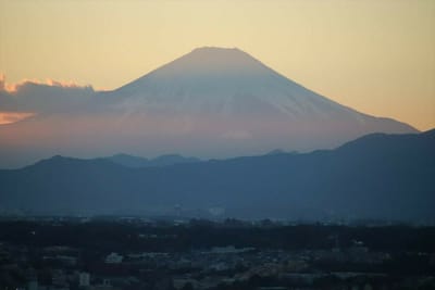 夜の横浜北仲ノット展望台1～夕暮れの富士山