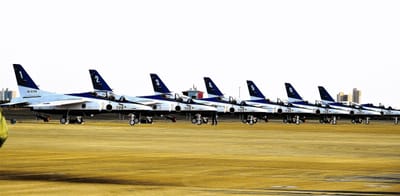 ✈ 入間航空祭、"ブルーインパルス"が 展示飛行 1/20開催