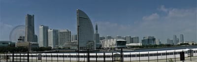  「新港ふ頭ターミナル」から見る、横浜みなとみらい21
