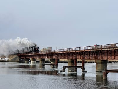 SL冬の湿原号釧路橋梁上り通過