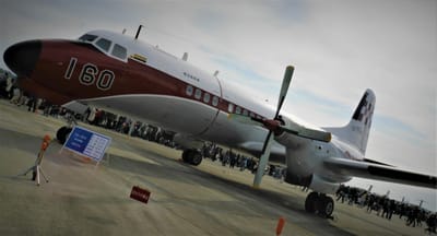 ✈「入間基地航空祭 」主要装備  飛行点検機　YS-11FC