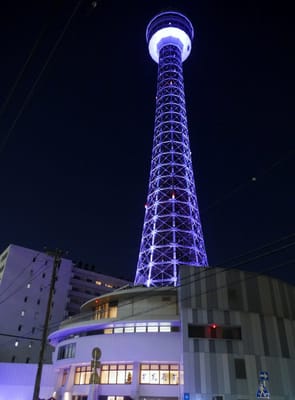 横浜マリンタワーの夜景