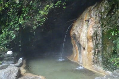 天然洞窟風呂　④