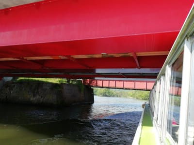 橋の下をくぐります。    大沼公園と遊覧船② (道南ツアー3日目①ー２)  2022年5月23日