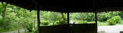 　　　　　横浜三溪園の、芥川龍之介も訪れた「初音茶屋」