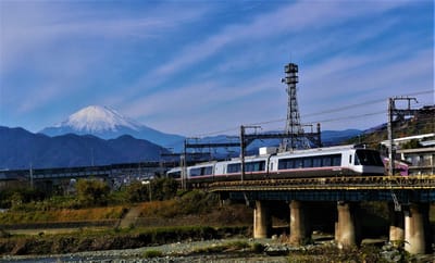 🗻 " 霊峰・富士山と、小田急ロマンスカー " とのコラボ