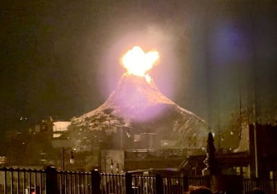 プロメテウス火山が大噴🌋
