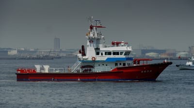 横浜市消防局、横浜海上保安部による海難レスキューのデモンストレーション