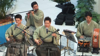 沖縄の歌と踊りと三線-2