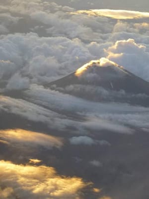 梅雨空の富士山