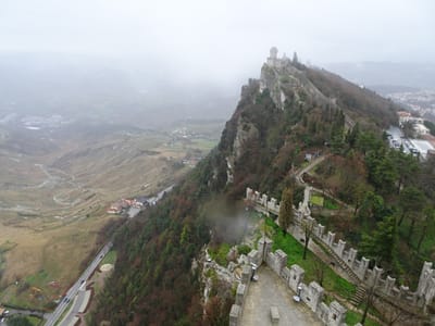 サンマリノ共和国、世界遺産登録されている断崖の城塞