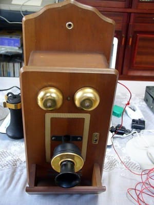 デルビル磁石式電話機型トランジスタラジオ