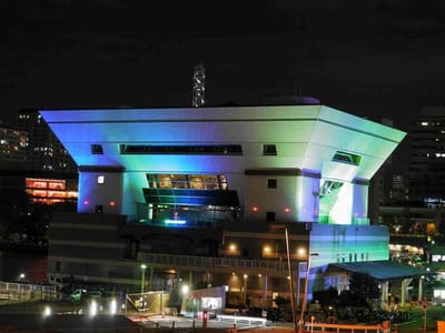 “横浜港大さん橋国際客船ターミナル”のライトアップ