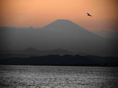 富士山シルエットの夕焼け